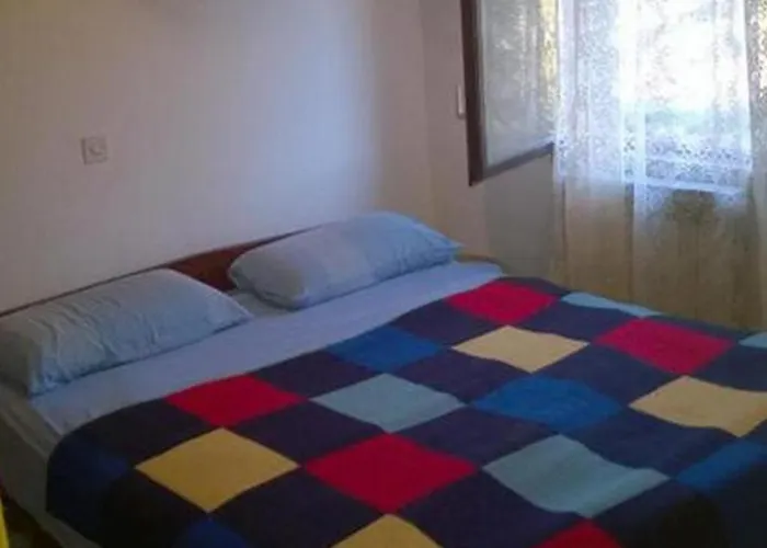 With Parking Space Grebastica, - 25286 Lejlighed