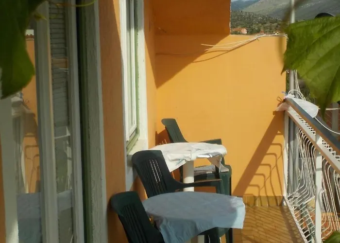 Apartment With Parking Space Grebastica, - 25286