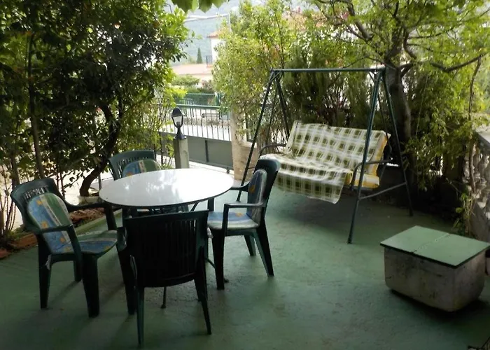 With Parking Space Grebastica, - 25286 شقة *