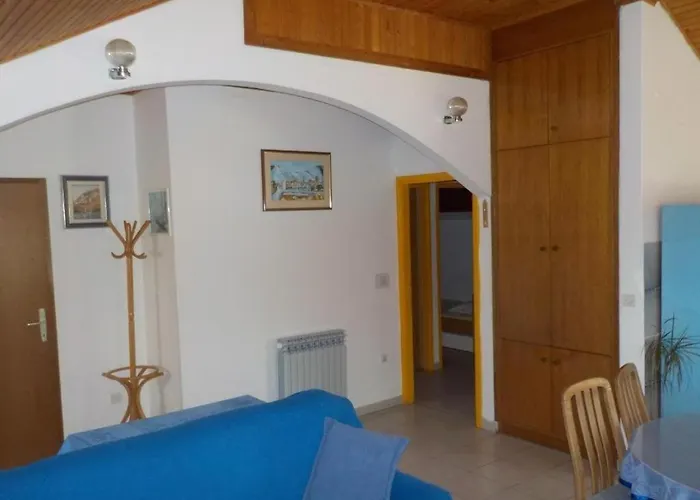 Apartment With Parking Space Grebastica, - 25286 *