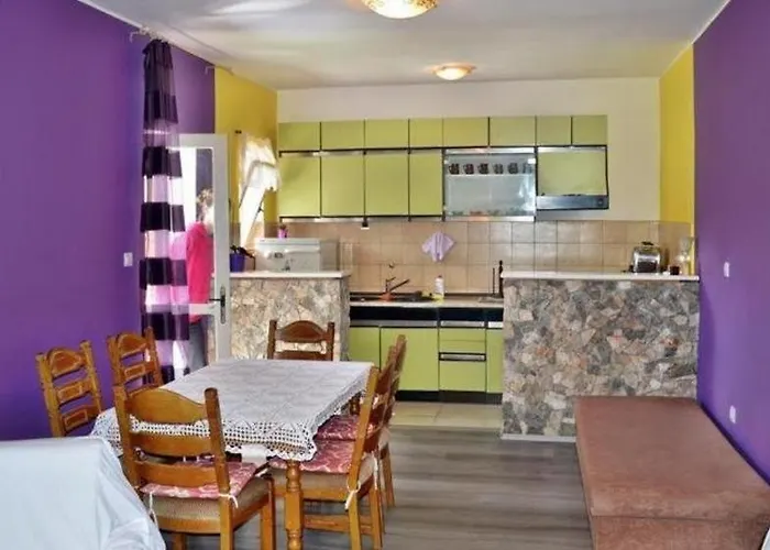 Apartment With Parking Space Grebastica, - 25286 *